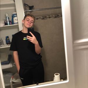 Meet your Posher, Connley